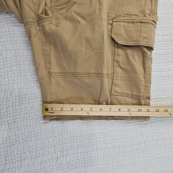 Cremieux Premium Denim Men's Cargo Shorts 42W Stretch Khaki Six Pockets EUC LN - Picture 7 of 13